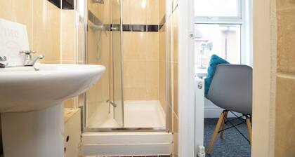 Cosy En-suite Room in the City Centre Room 14