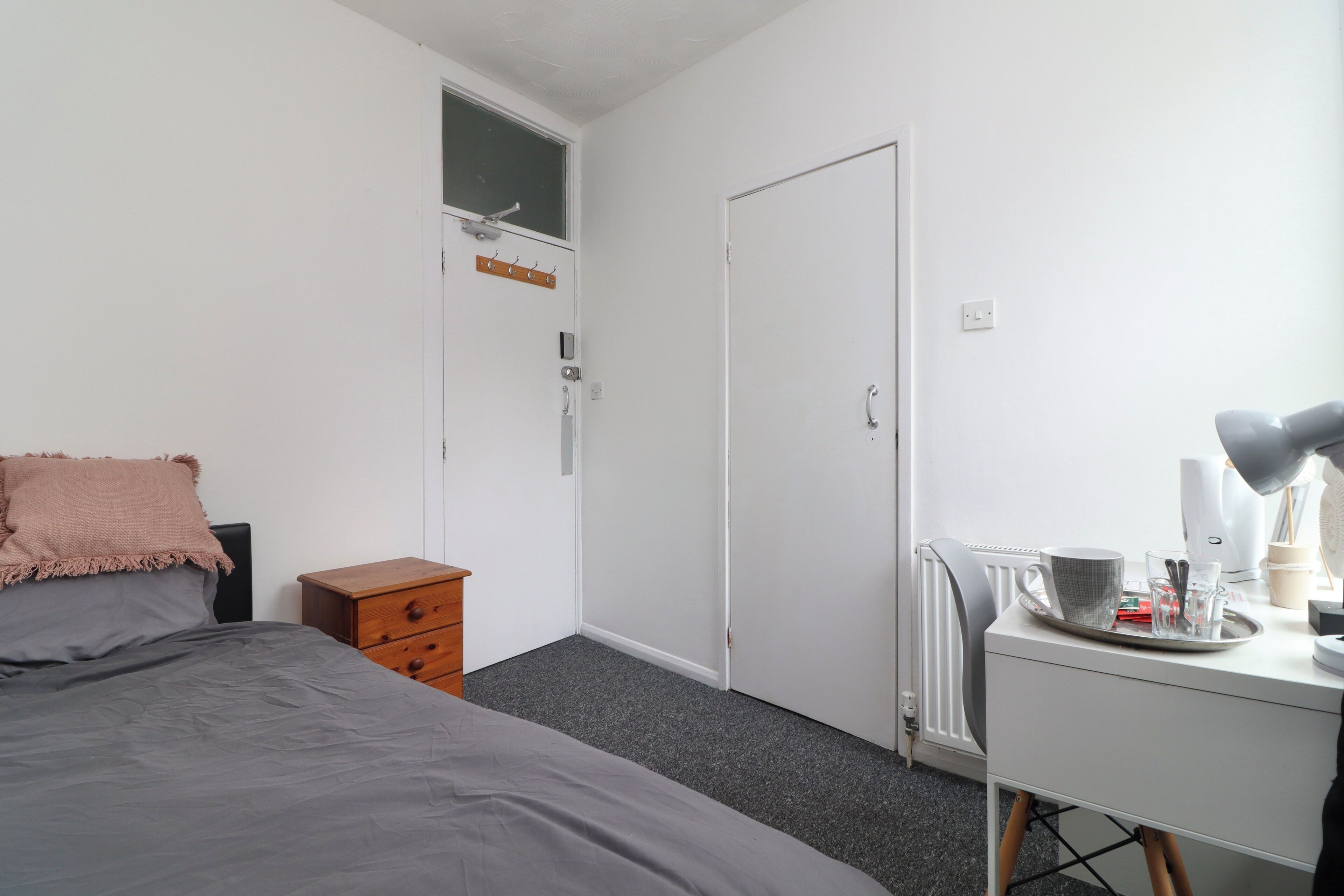 1 多间卧室、WiFi、床单