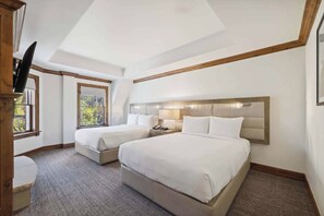3 bedrooms, desk, WiFi, bed sheets
