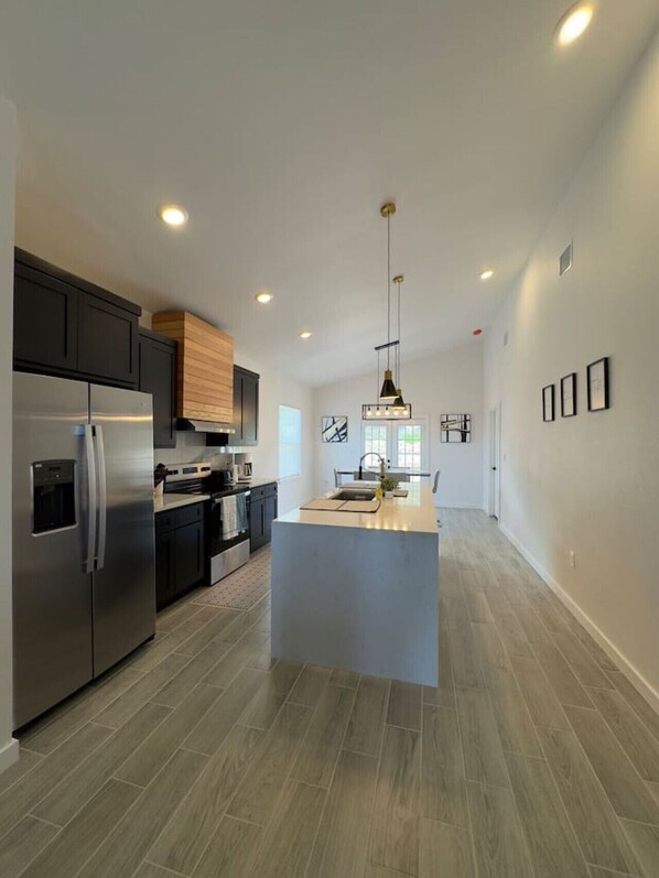 Fridge, microwave, oven, coffee/tea maker