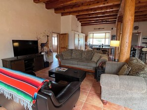 Smart TV, fireplace, books, stereo - Momentitos - Peaceful and close to Arroyo Seco (El Prado)