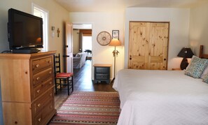 2 bedrooms, desk, iron/ironing board, free WiFi - Montana Vista - Great Condo with Pool and Hot Tub Access (El Prado)