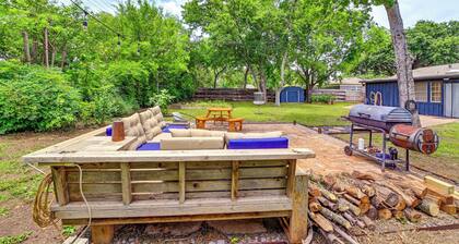 8 Mi to Stockyards: Ft Worth Home w/ Full Kit