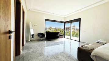 4 habitaciones y escritorio