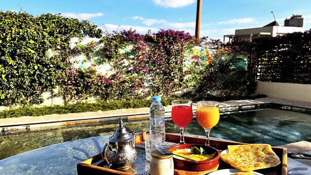 4 عدّة غرف نوم ومكتب