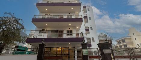 Bagian depan properti