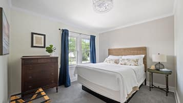 1 slaapkamer, een strijkplank/strijkijzer, reisbedje, gratis wifi