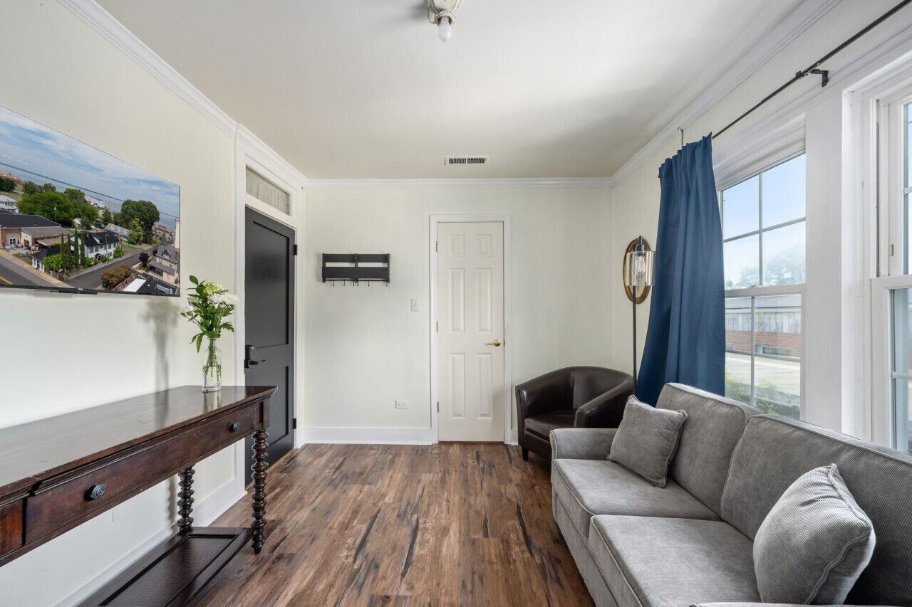 Historic Charm With Modern Amenities - Colonial Beach, VA