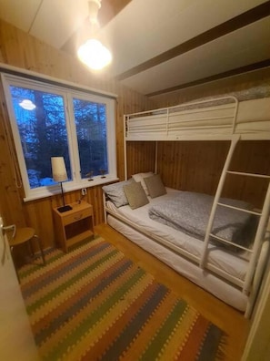 1 bedroom, travel cot, WiFi, bed sheets