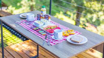Tempat makan outdoor