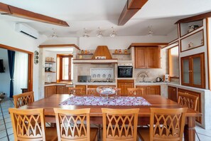 Apartment, City View | Ruang makan