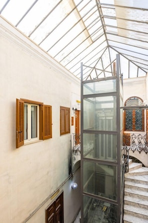 Interior detail - Casa Raffaela with Terrace by Wonderful Italy (Naples)