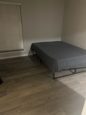 1 bedroom, iron/ironing board, WiFi, bed sheets - Cozy 1-bedroom apartment near Arlington with WiFi, fitness room (Grand Prairie)