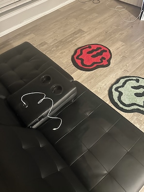 Interior - Cozy 1-bedroom apartment near Arlington with WiFi, fitness room (Grand Prairie)