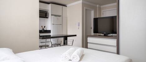 Basic Studio | 2 bedrooms, free WiFi, bed sheets
