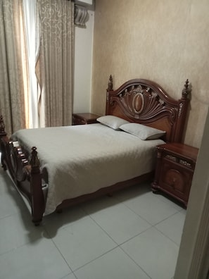 Basic Room, City View