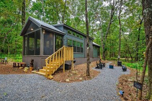 Exterior - Tiny Bear Paw-relax, unwind and recharge (Mentone)