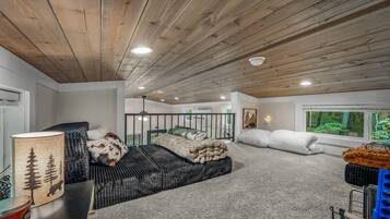 1 bedroom, desk, free WiFi, bed sheets