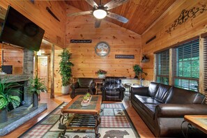 スマートテレビ、暖炉、ステレオ