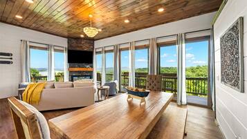 Smart TV, fireplace, stereo