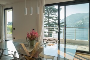 2 bedrooms, premium bedding, down comforters, iron/ironing board