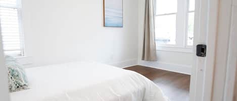 3 quartos, escrivaninha, Wi-Fi, roupa de cama