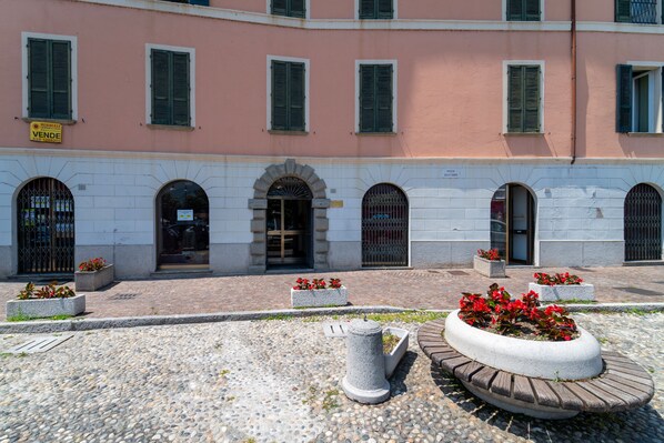 Front of property - Rubini Apartment by Wonderful Italy (Dongo)