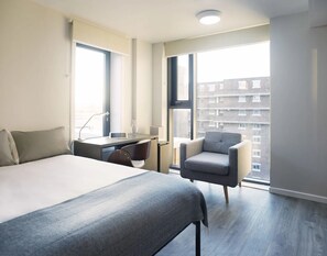 Comfort Studio | Blackout drapes, iron/ironing board, free WiFi