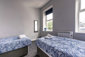 Hus | 4 soverom, strykejern/-brett og wi-fi (inkludert)