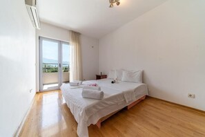 Premium Apartment, Balcony | Premium bedding, desk, soundproofing, iron/ironing board - SMS Apartments (Budva)