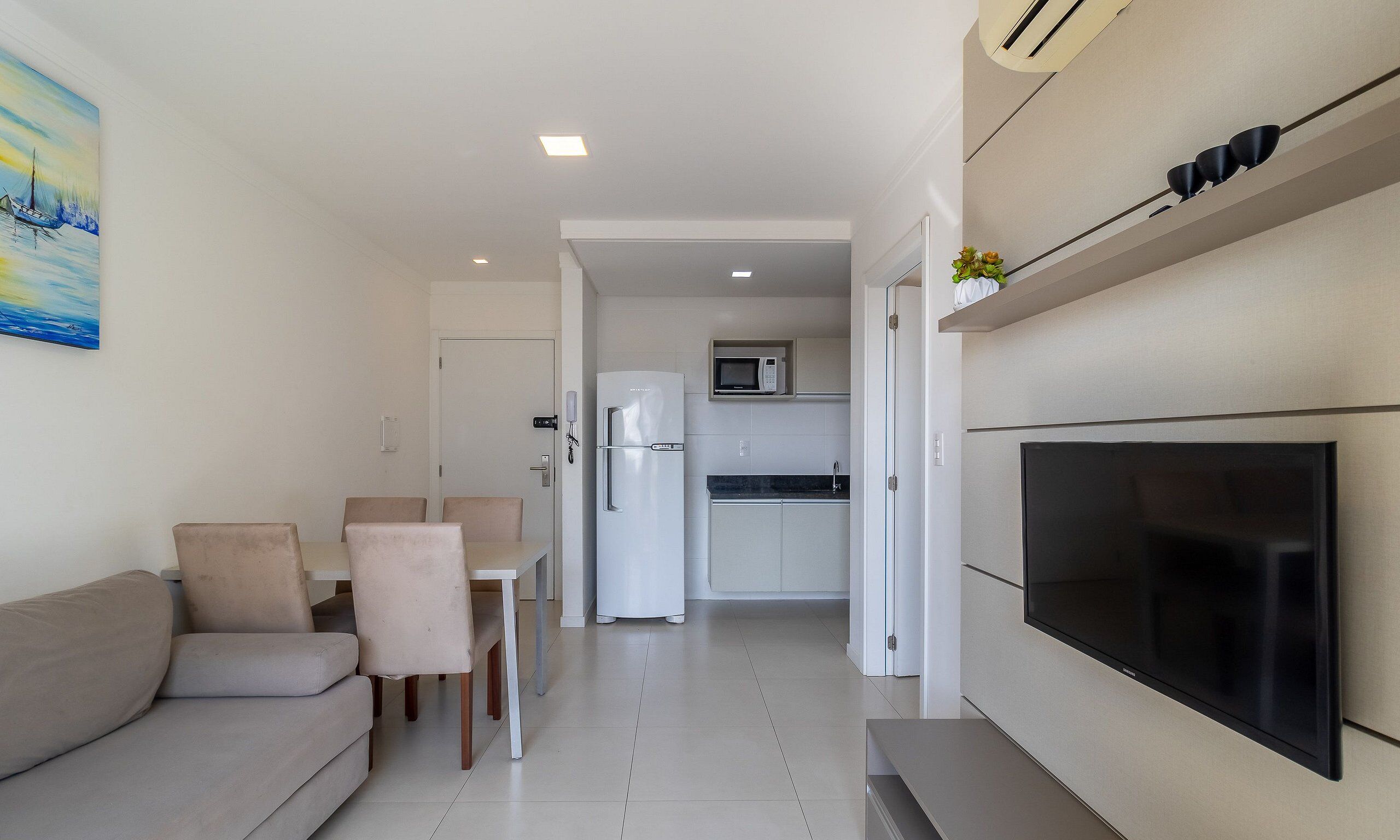 Apartamento básico | Área de estar | TV