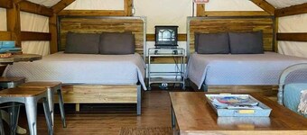 Safari Cabin A – Nature Stay with amazing Pond Views!