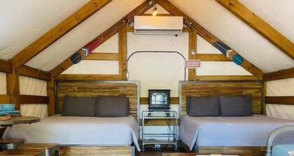 Safari Cabin A – Nature Stay with amazing Pond Views!