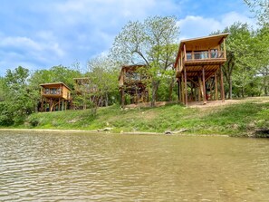 Exterior - Waterfront Sky Cabin 1 (New Braunfels)