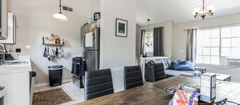 Central Getaway - Cozy Vibes - Spacious