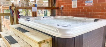 Safari Cabin B Summar