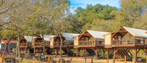 المنشأة من الخارج