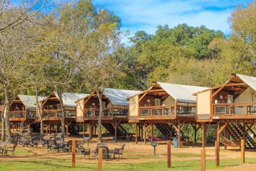 Safari Cabin #6 cozy creekside nights!