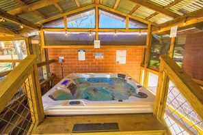Bain à remous intérieur