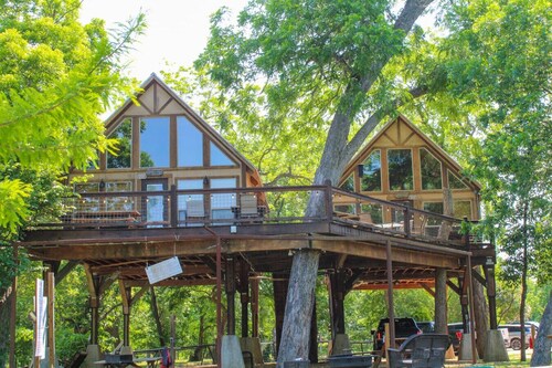 Singing Cloud Treehouse