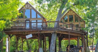 Singing Cloud Treehouse