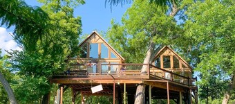 Singing Cloud Treehouse