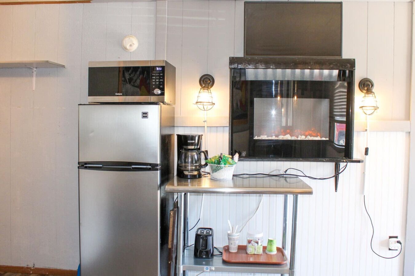 Fridge, microwave, coffee/tea maker