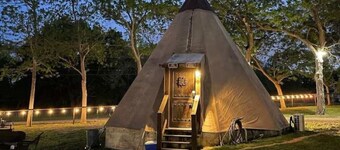 Waterfront Teepee 0 - Bird Sings