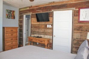 3 عدّة غرف نوم وواي فاي وملاءات أسرّة