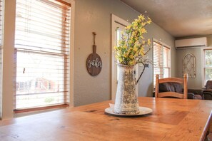 Dining - The Homestead Haus (Seguin)