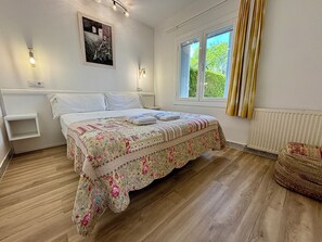 2 habitaciones, tabla de planchar con plancha, wifi y ropa de cama 