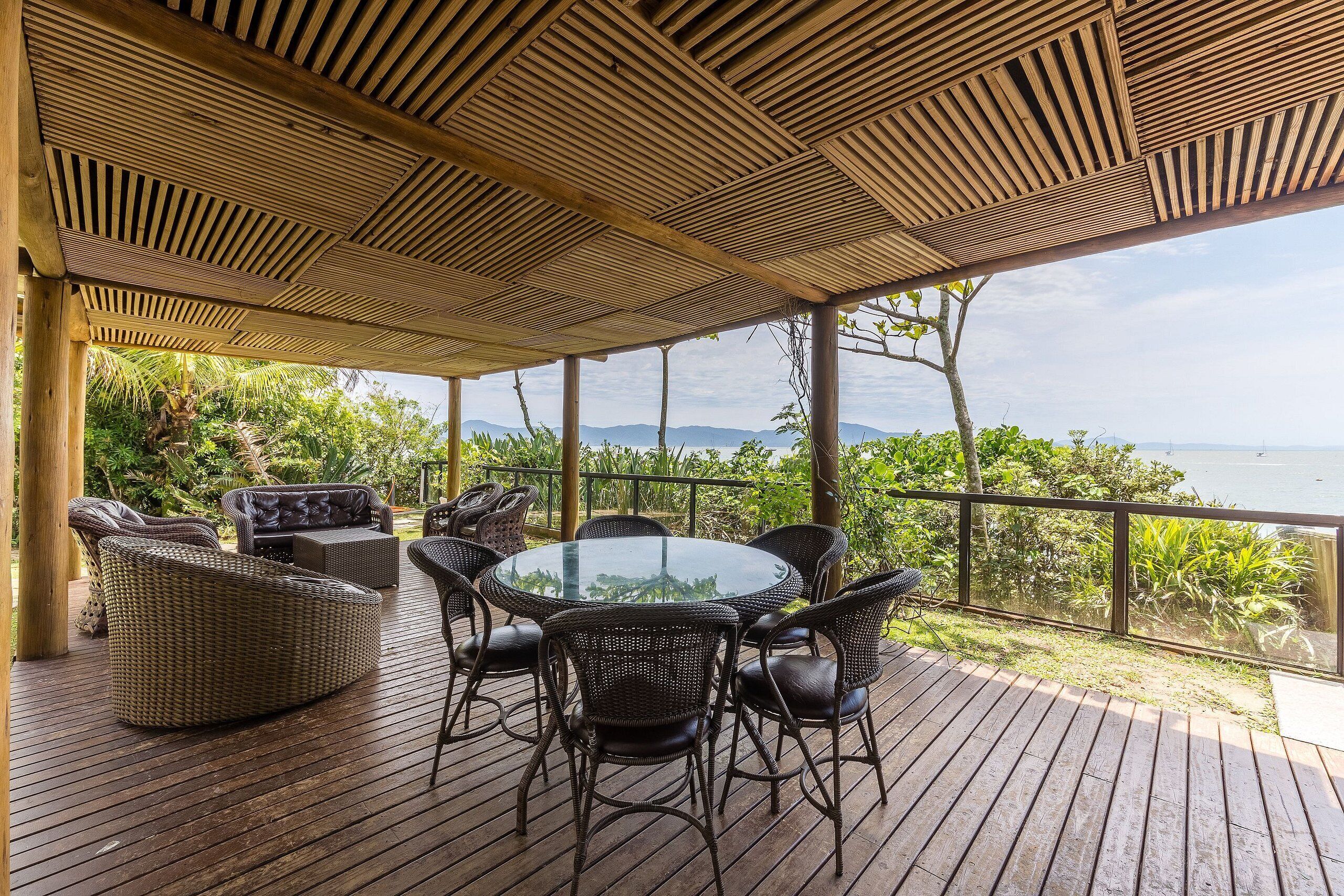 Basic Apartment | Outdoor dining