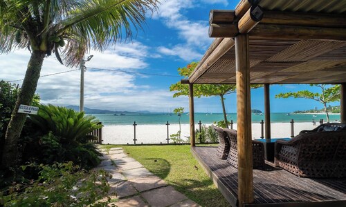 JBM Apto pé na areia com vista mar