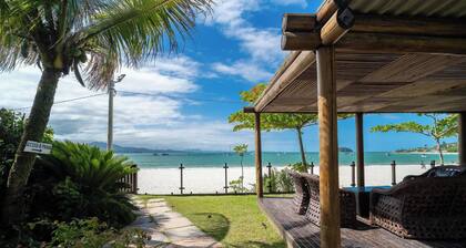 JBM Apto pé na areia com vista mar